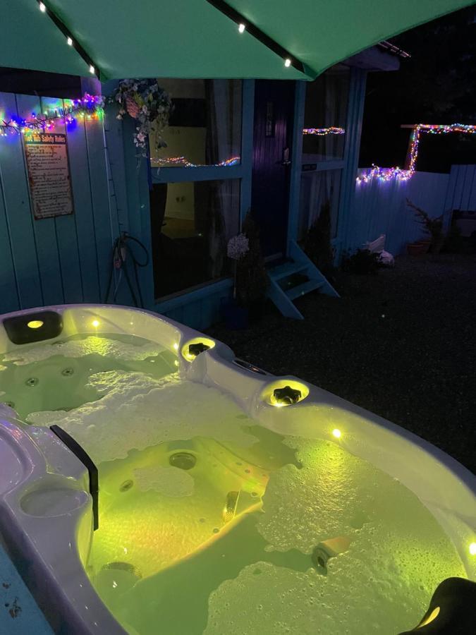 Bankhead Accommodation With Hot Tub Aberdeenshire Gamrie Exterior foto